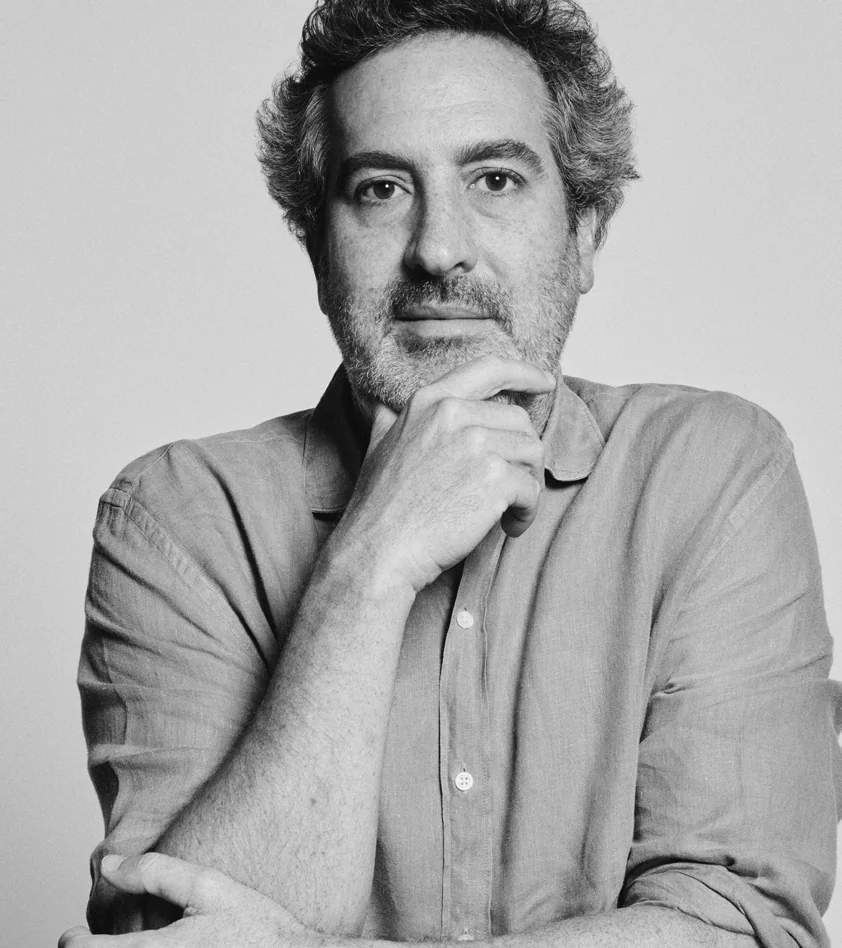 Retrato do arquiteto apresentado no book do VIE Vieira Souto 432
